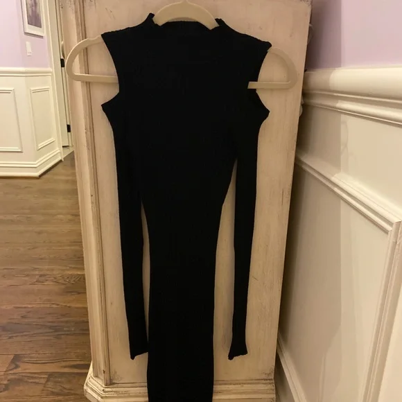 Cold Shoulder Ribbed Dress - Picture 2 of 3